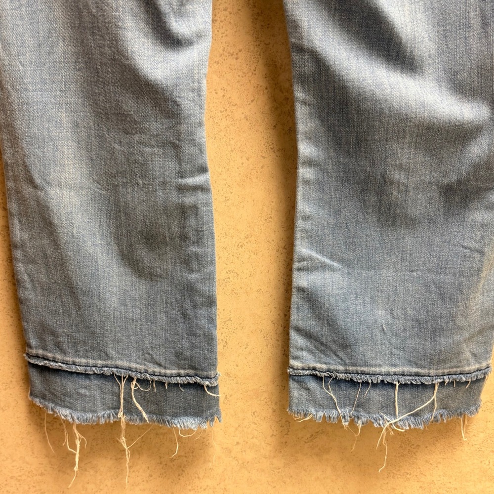 L'AGENCE Sz 32 Womens Flare Denim Light Wash Distressed Raw Hem Boho Jeans - Picture 8 of 11